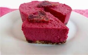 طرز تهیه کیک خوشرنگ لبو