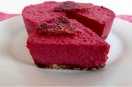 طرز تهیه کیک خوشرنگ لبو