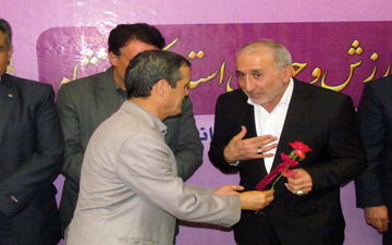 تقدیر و تجلیل از روزنامه‌نگاران توسط اداره ورزش و جوانان به روایت تصویر