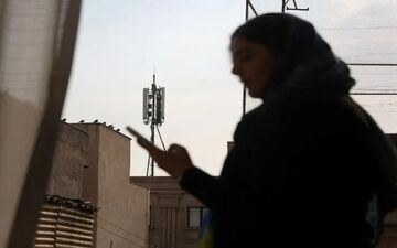 خاموشی شبکه، سقوط استقلال؛ چرا زنان بازندگان اصلی قطعی اینترنت هستند؟