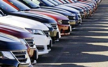این‌گونه خودروهای وارداتی ۲۰ هزار دلاری، ۶۰ هزار دلار شد! / انتقاد تند یک کارشناس: خودروهای وارداتی را برای قشر متوسط جامعه آوردید یا مرفه؟