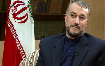 ‏حضور وزیر خارجه آل خلیفه ⁧‫بحرین‬⁩ در سرزمین فلسطین اشغالی، تماشای ادامه سیرک بالکن کاخ سفید است