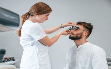 دیگر نیازی به عصا نیست؛ عینک هوش مصنوعی به کمک نابینایان می‌آید