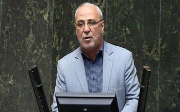 حاجی‌دلیگانی: زمزمه استیضاح وزیر صمت برای افزایش قیمت خودرو در مجلس مطرح است

