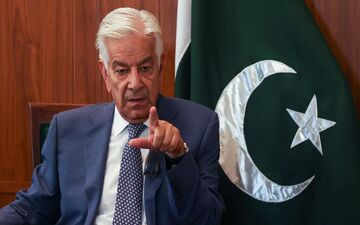 وزیر دفاع پاکستان: در صورت نیاز به عمق خاک افغانستان حمله می‌کنیم