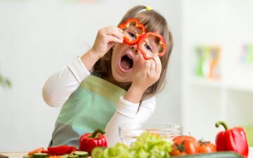 خورد و خوراک بچه‌ها در گرم‌ترین فصل سال