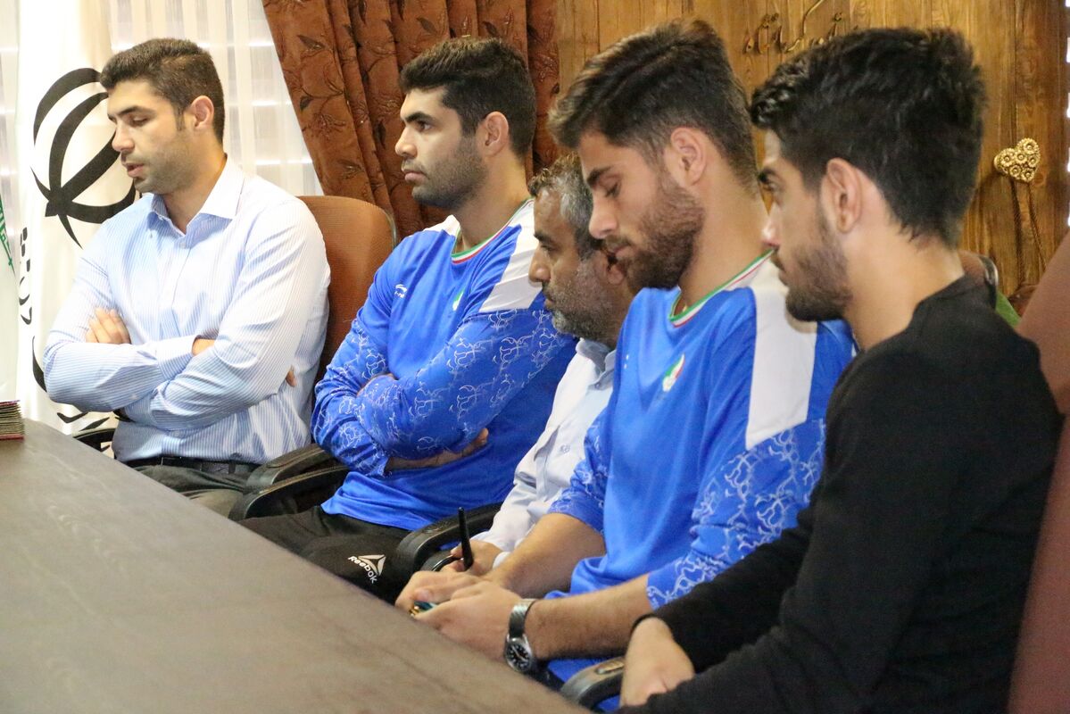 استقبال ارسلان حسینی مدیرکل و  کارکنان ورزش وجوانان استان کرمانشاه  واعضای هیئت کاراته استان کرمانشاه از قهرمانان مسابقات لیگ جهانی کاراته مهدی خدابخشی و سامان حیدری. 