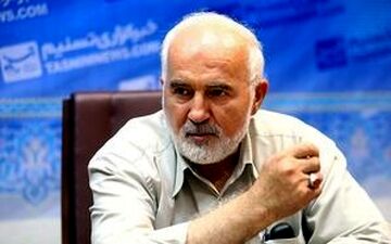 احمد توکلی: خبر دارم که آقای روحانی مقداری تکان خورده است