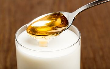 عسل با شیر داغ / آیا این ترکیب سمی است؟
