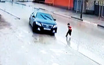 نجات معجزه‌آسای کودک از تصادف