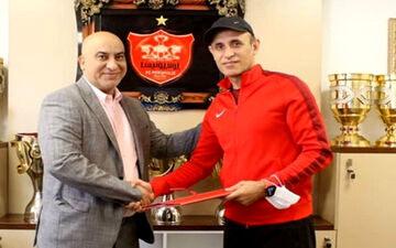 پرسپولیس با گل‌محمدی تمدید کرد

