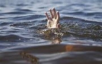 نجات 5 سرنشین قایق در حال غرق شدن در آب‌های بندرعباس 