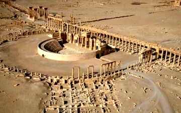 تصویری از سردار قاسم سلیمانی در پالمیرا 