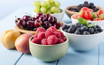نشانه هایی که خبر از مصرف بیش از اندازه میوه می دهند 