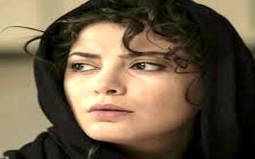  مروارید کاشیان به همراه دوستانش در پشت صحنه یک فیلم
