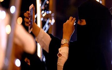 تصاویر غیر اخلاقی منتشر شده توسط دختر عرب جنجال به پا کرد
