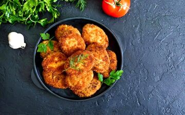 طرز تهیه کتلت مرغ شمالی؛ دستور پخت خوشمزه و سبک بدون سیب‌زمینی