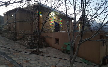 اقامتگاه بوم‌گردی «سابات» در روستای زیبای(شکوفه‌های بادم) کانی‌کُچکینه 