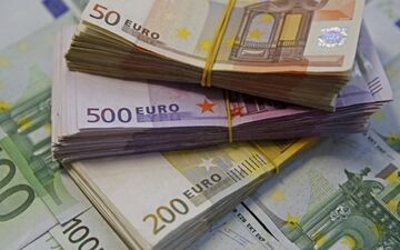 افزایش قیمت یورو و پوند/ ثبات نرخ دلار