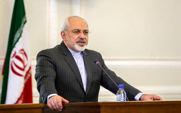 ظریف: منتظر اجرایی شدن اقدامات عملی اروپا هستیم/دیدارهایم با کری اعلام نشده نبوده است
