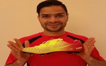 کفش های عجیب هافبک پرسپولیس