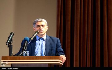 خودداری طیب‌نیا از اعلام آخرین برآورد بدهی دولت 