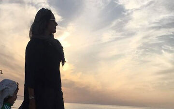 «مهناز افشار» و دخترش لب دریا + عکس