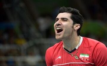 والیبالیست مشهور ایرانی و همسرش در آغوش یکدیگر