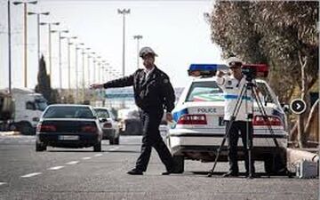  جریمه بیرون آوردن دست از پنجره از سوی راننده یا سرنشینان خودرو