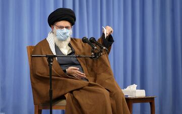 حضرت آیت‌الله خامنه‌ای: پرستار شریک و مددکار پزشک است