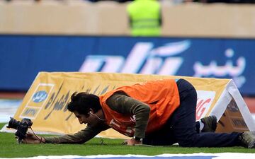 تصاویر دردسرساز همسر بازیکن سابق استقلال علیه پرسپولیسی ها