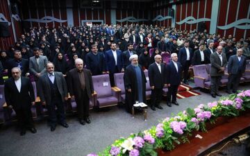 رئیس جمهور به دانشگاه فرهنگیان رفت