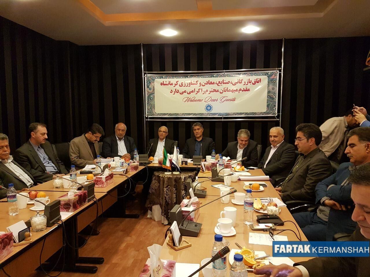 اختصاصی / گزارش تصویری از نشست تشکل های کشاورزی با نمایندگان استان کرمانشاه