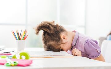 چرا دانش آموزان از مدرسه خسته می‌شوند؟ شناسایی عوامل و راهکارها