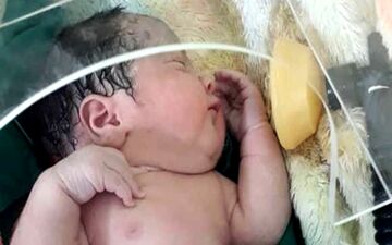 تولد نوزاد زنجانی در بالگرد امداد ارتش+عکس 