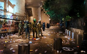 موافقت دولت دونالد ترامپ با خروج ماموران فدرال مستقر در پورتلند