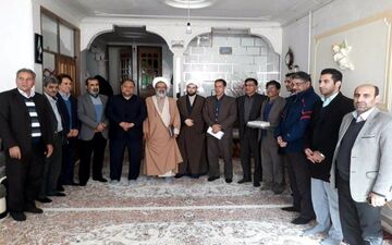 تجلیل از چهل سال حضور در صحنه تئاتر