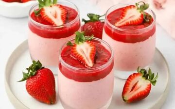 دسر خوشمزه و رنگارنگ: طرز تهیه محلبی توت‌فرنگی برای میان‌وعده‌ای متفاوت