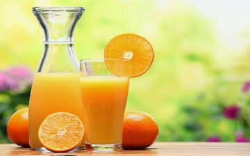 9 دلیل برای نوشیدن آب پرتقال