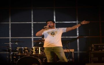 عکسی عجیب از کنسرت محمد رضا گلزار در خرم آباد +عکس