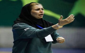 مربی کرمانشاهی به‌عنوان برترین مربی لیگ برتر هندبال بانوان ایران معرفی شد