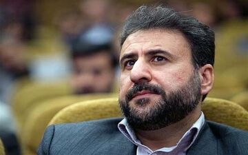 انتقاد تند دکتر فلاحت پیشه به رییس جمهور ؛ آقای روحانی نوسانات ارز کمر مردم را شکست/ مدیران نالایق باید برکنار شوند + فیلم