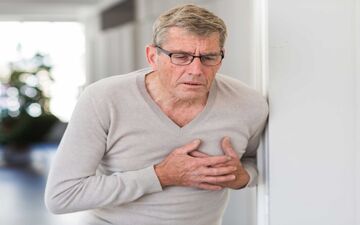 علائم سکته قلبی+ راهکار‌های لازم برای نجات بیمار سکته قلبی