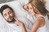 چرا زوج‌های موفق درباره رابطه جنسی این‌قدر آرام‌ترند؟