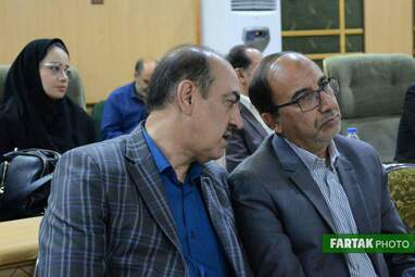 نشست معاون سیاسی وزارت کشور با معتمدین کرمانشاه