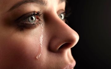 ۸ فایده گریه برای سلامتی