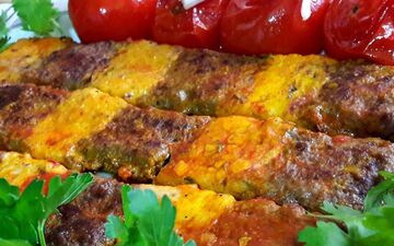 طرز تهیه کباب تابه‌ای راه‌ راه مجلسی با طعم عالی و ظاهری شیک