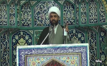 شهید سلیمانی اولین و بزرگترین شهید گام دوم انقلاب است/ انتقام از آمریکا نباید عقب بیافتد