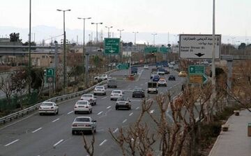 لغزندگی برخی از معابر پایتخت به دلیل بارش باران