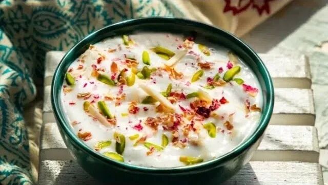 یخ‌ماست؛ دسر سنتی ایرانی که تابستان را خنک‌تر می‌کند